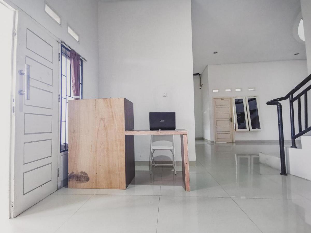 RedDoorz Syariah near Universitas Lampung 2 Bandar Lampung Bagian luar foto